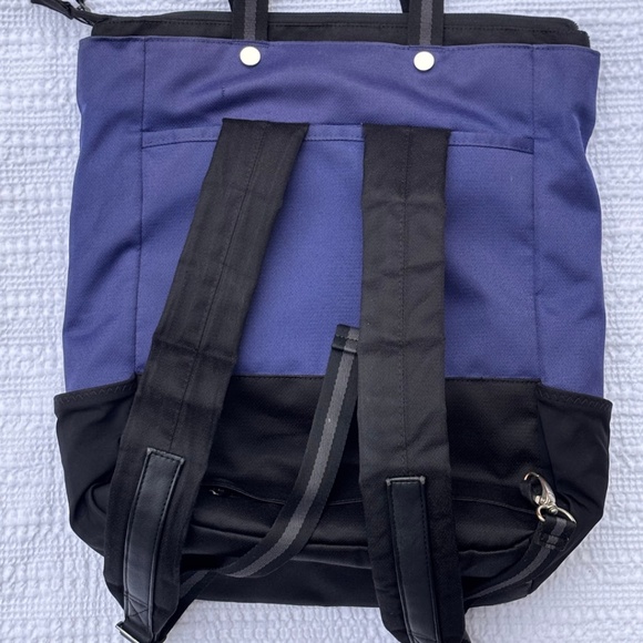 Sherpani Royal Blue backpack - Picture 4 of 4